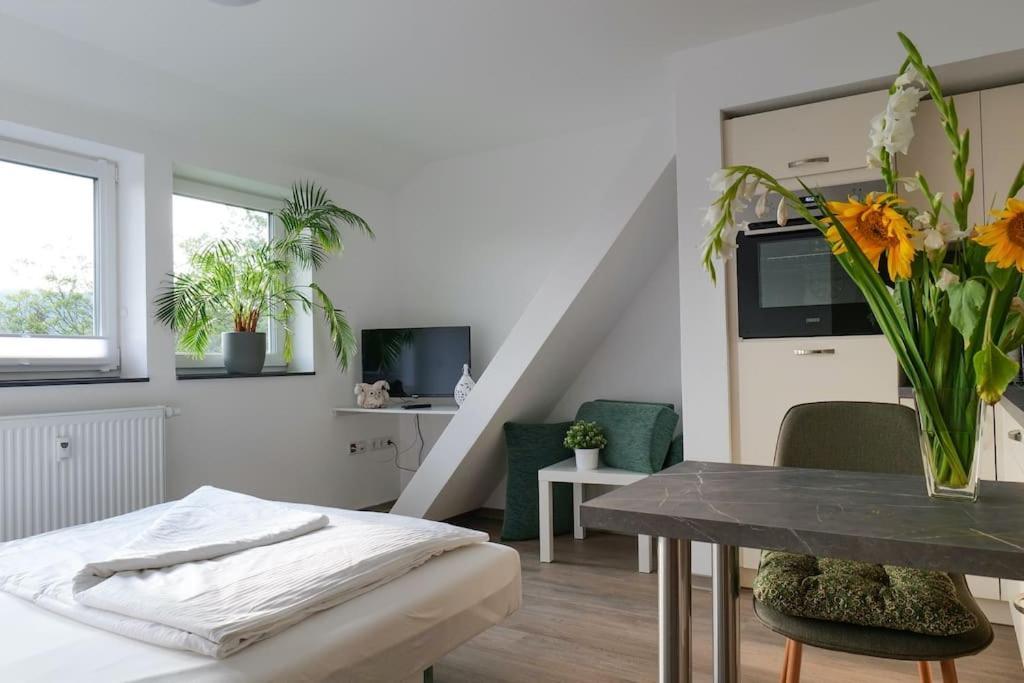 Wunderschoene Ferienwohnung Mit Balkon In Aue Eksteriør billede